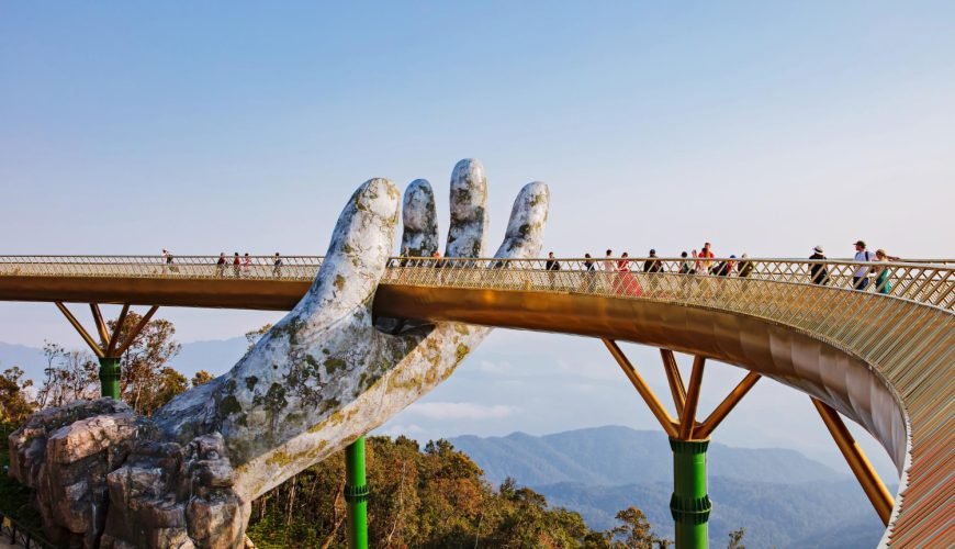 Backpacking in Vietnam vs. Guided Tours – Pros & Cons