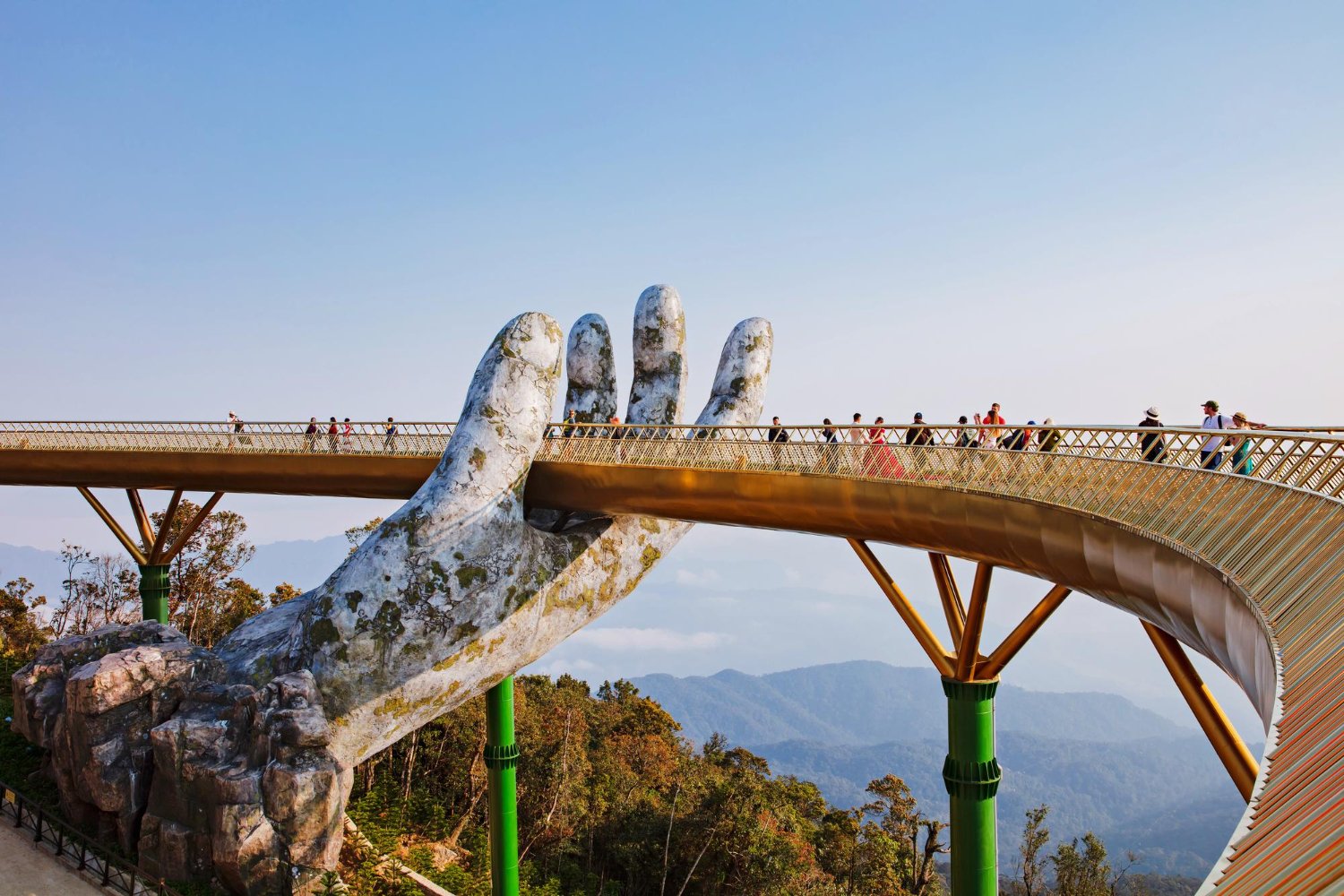 Backpacking in Vietnam vs. Guided Tours – Pros & Cons